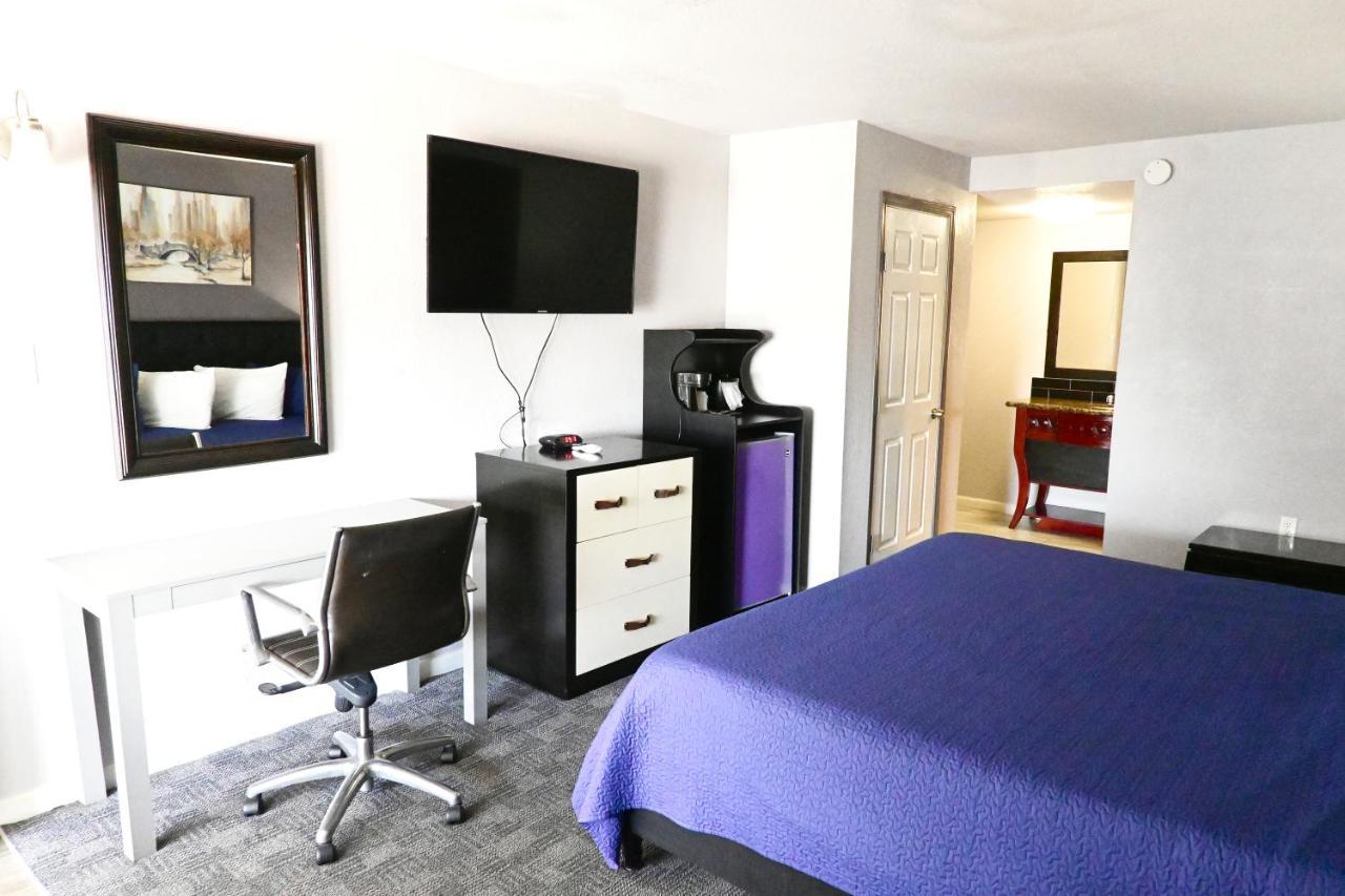 R Nite Star Inn And Suites -Home Of The Cowboys & Rangers Арлінгтон Екстер'єр фото